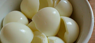 Mana yang lebih bergizi? Kuning telur atau putih telur? 