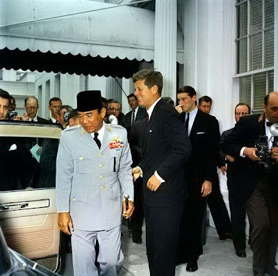 Foto Langka Ir. Soekarno Berwarna