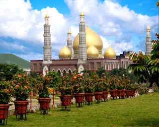 10 Masjid Paling Indah dan Termegah Di Indonesia