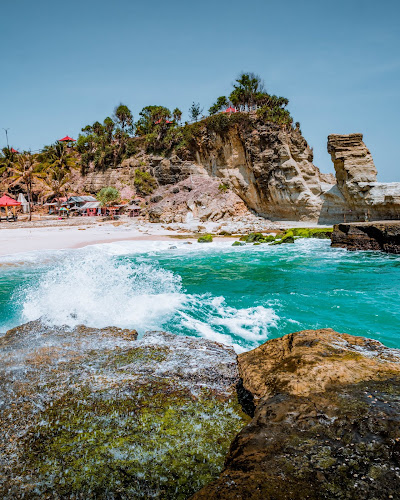 Pesona Keindahan 5 Pantai Terbaik di Pacitan - Jawa Timur | KASKUS