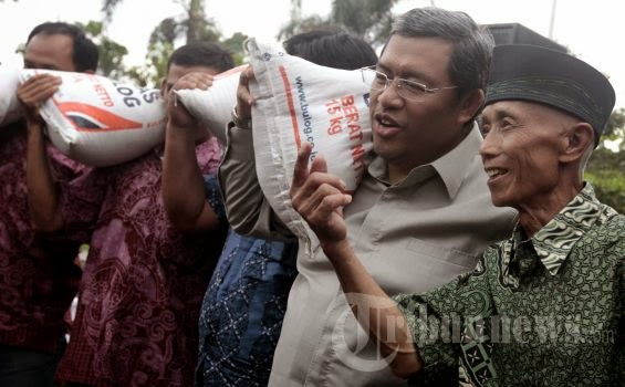 Aher dan Kang Emil Raih Penghargaan Keselamatan dan Kesehatan Kerja dari Menaker