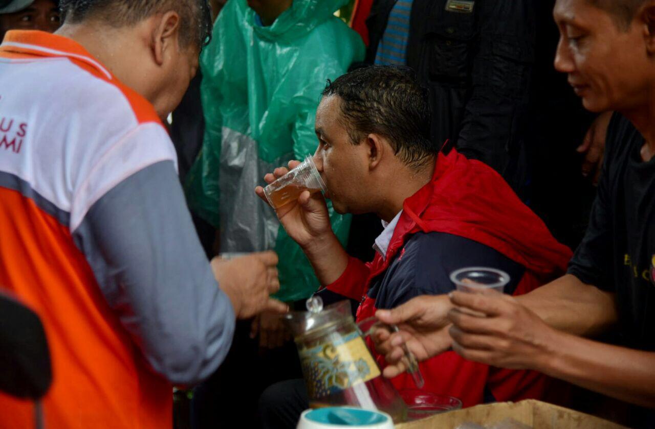 Tak Diliput Media, Foto Kondisi Anies Saat Tangani Banjir Jakarta, Mengharukan