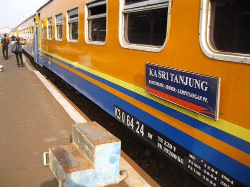 Pemandangan Indah &amp; Info Kereta Api di Banyuwangi