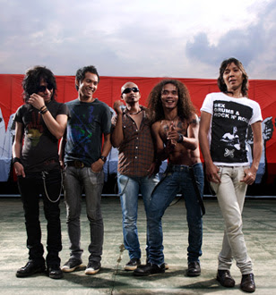 Yang belum tau Sejarahnya band legendaris indonesia masukk!!