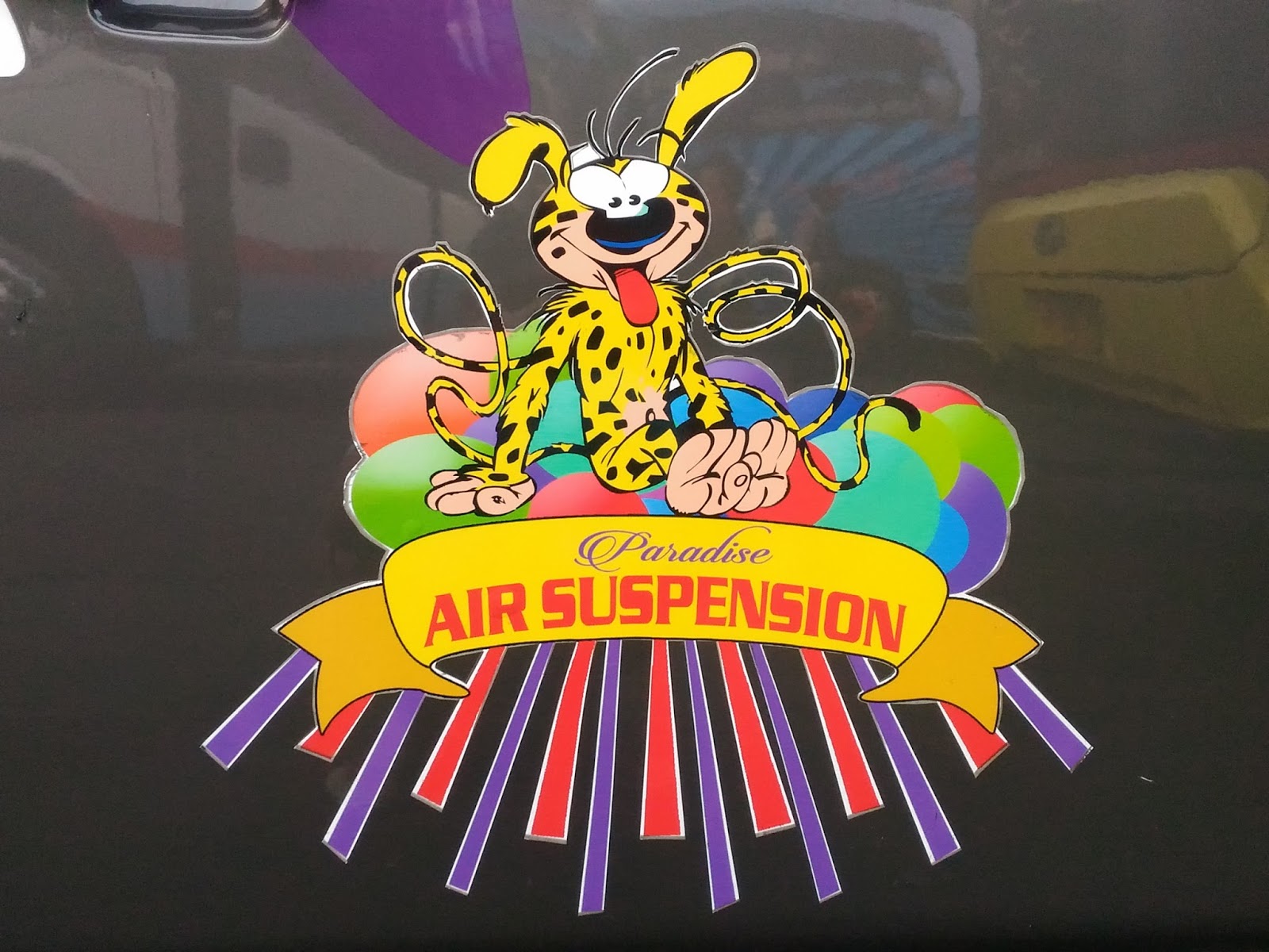 Kupas Tuntas Air Suspension,Stiker Yang Sering Ditempelkan Pada Bus AKAP