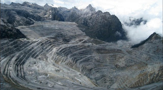 Kawah Spektakuler Super Besar Buatan Manusia