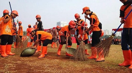 8 Pekerjaan yang Sering Dianggap Remeh, Padahal Sangat Berjasa!