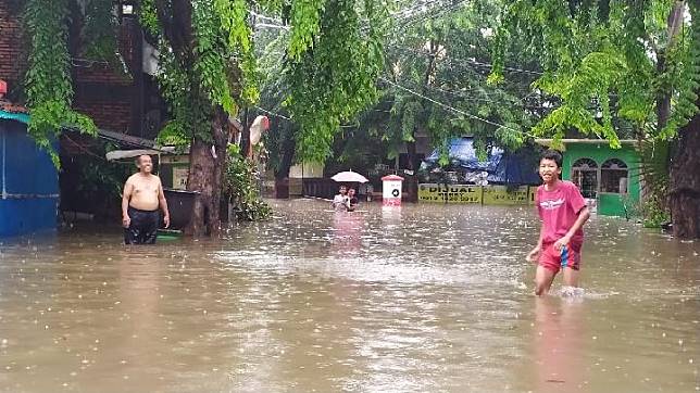Nyesek! Curhat Warga, Sudah 31 Tahun, Baru Sekarang Kena Banjir.