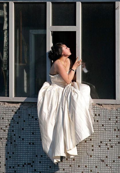 Foto-foto Penyelamatan PENGANTIN PEREMPUAN
