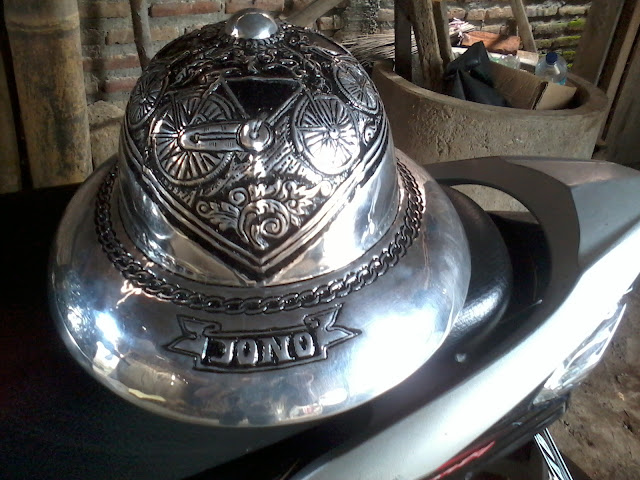 helm ukiran khas jogja cocok buat onthelist , proyek, dan buah tangan khas jogja