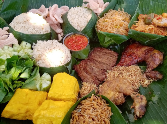 Bikin Laper, 5 Menu Nasi Liwet Populer Bandung 2020