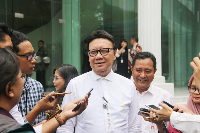 Menteri Tjahjo Sebut Tenaga Honorer Cuma Jadi `Beban` Pemerintah Pusat