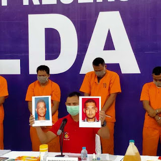 polda-riau-tangkap-pelaku-bom-molotov-mobil-dan-rumah-wartawati-kampar