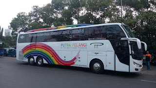 Trend Bus dengan Chassis Triple Axle di Indonesia