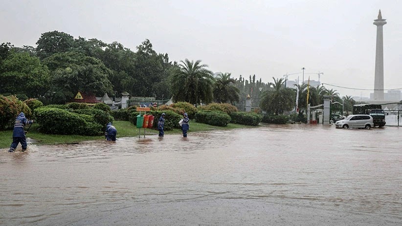 Dishub DKI Sebar Foto Banjir Monas, Anak Buah Anies Marah di WhatsApp