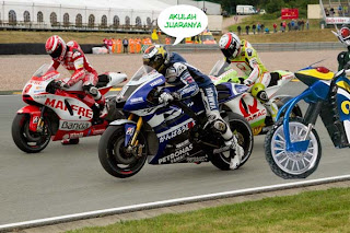 &#91;Lucu gan&#93; Rider Misterius Ini Lebih Hebat dari Valentino Rossi