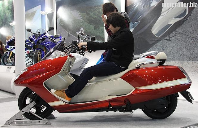Yamaha Maxam 250, Skutik Bongsor dari Yamaha