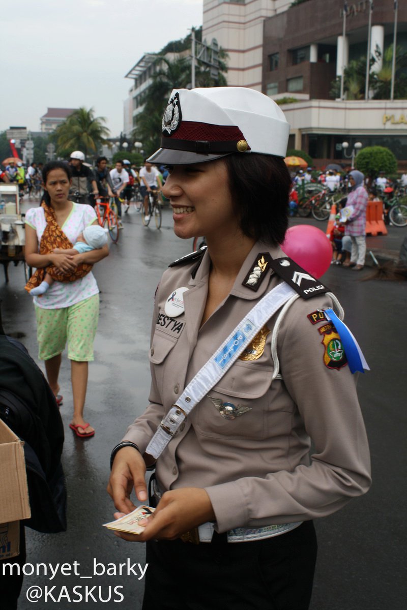 Polwan Eka Frestya gak bakal bisa seperti ini kalo gak ada mereka + PICS