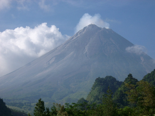 INI DIA 25 GUNUNG BERAPI DI INDONESIA