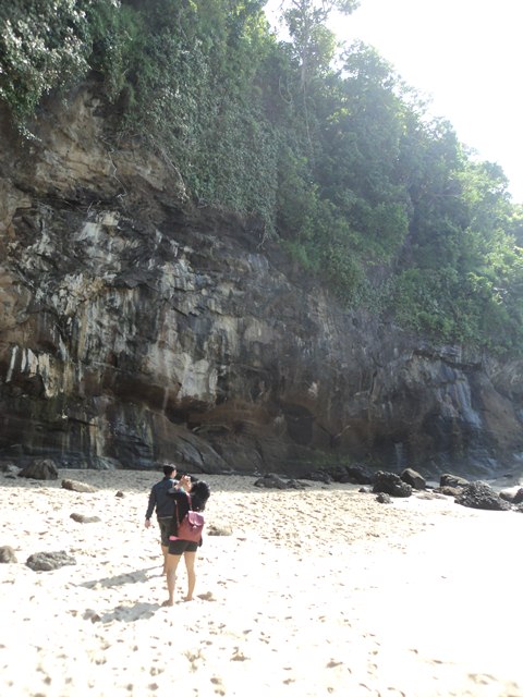 &#91;Travelista&#93; Tanjung Papuma Jember: Eksotisme Pantai Selatan di Kota Tembakau