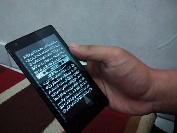 hukum-membawa-gadget-atau-hp-berisikan-al-qur-an-ke-dalam-toilet