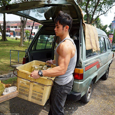 Heboh Para Penjaga ganteng dan berbadan sexy di Taiwan