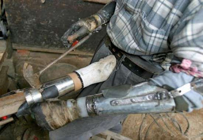 Petani Cina ini Membuat Tangan Robot Sendirian