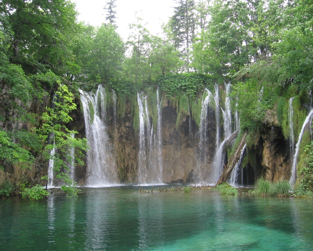 &#91;PIC + VID&#93; Melihat Keindahan Danau Plitvice di Kroasia