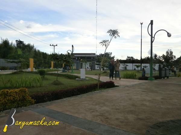 &#91;CoC Regional: Lokasi Wisata&#93; Taman Balai Kemambang Karangkobar Dekat Paduka FM