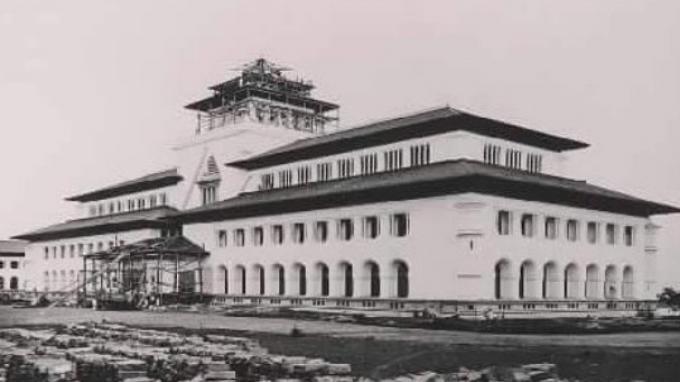 Dibalik Sejarah Gedung Sate dan Misteri Yang Beredar
