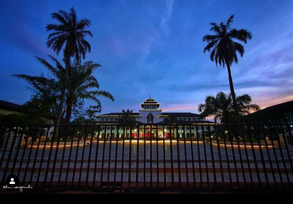 Dibalik Sejarah Gedung Sate dan Misteri Yang Beredar