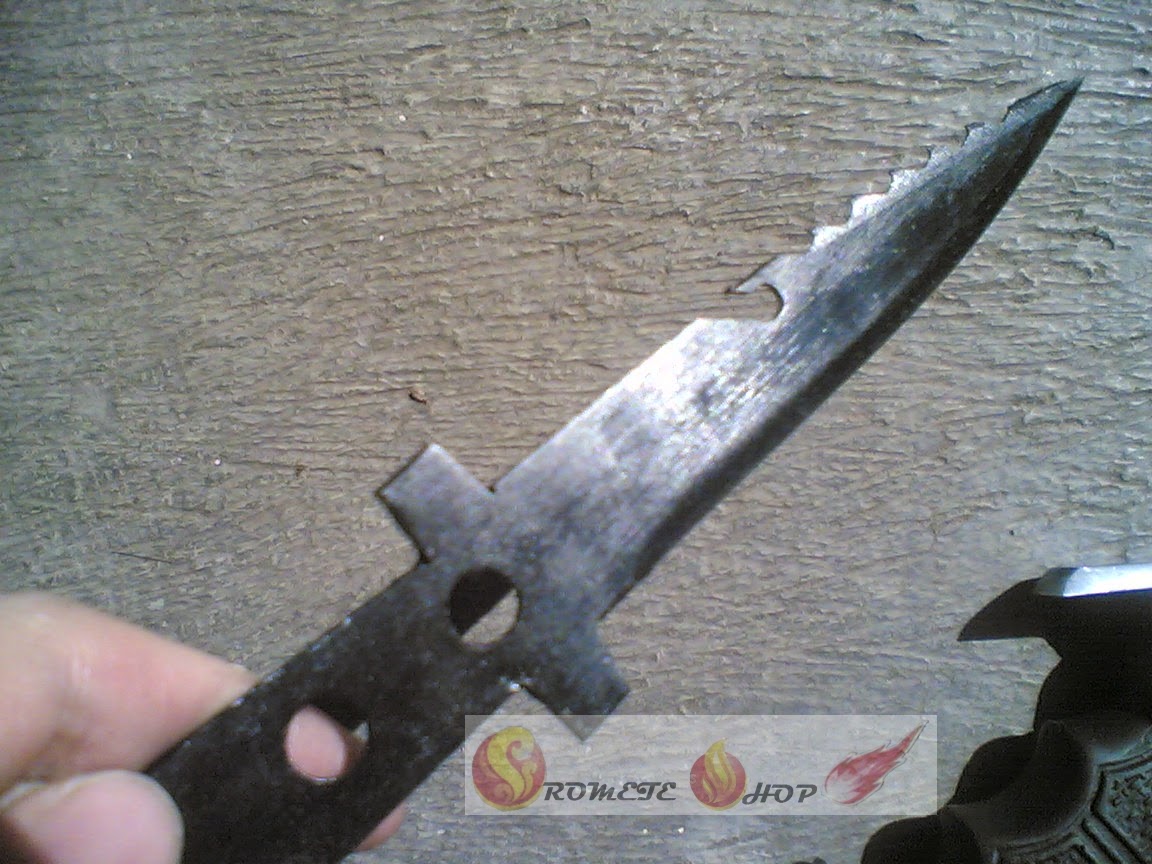 JUAL: KUKRI, GOLOK,MACHETE,PISAU LIPAT,PISAU LEMPAR,BELATI