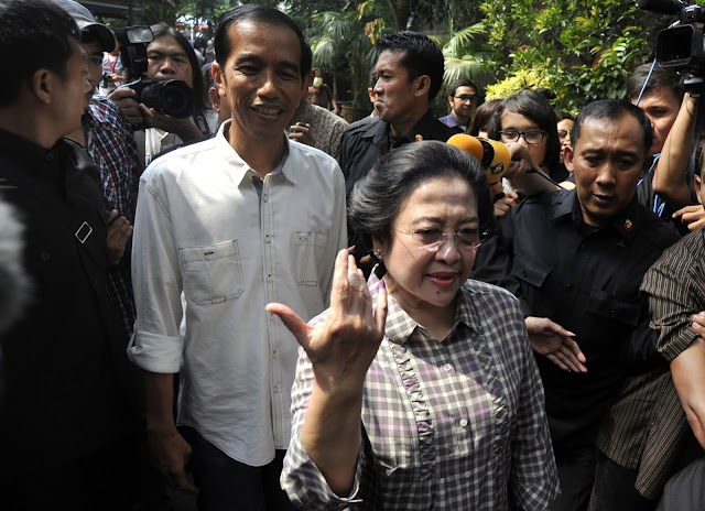 Ketahuan Mau Tipu PDIP, Megawati Makin Mencengkeram Jokowi