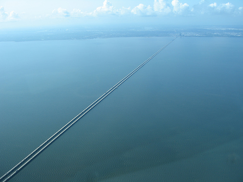 10 Jembatan Raksasa di Atas Air