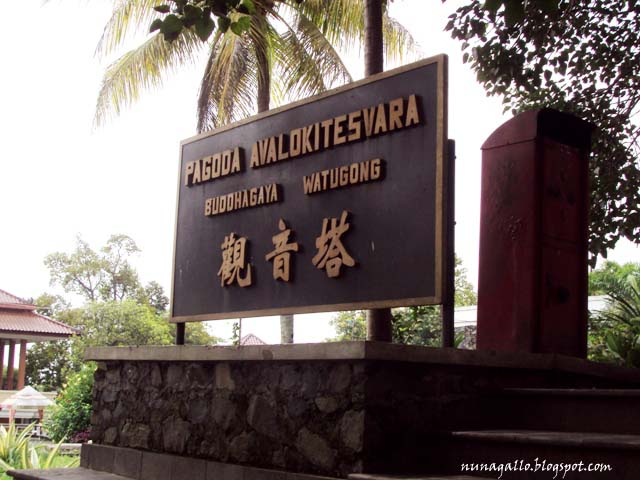 Pagoda Avalokitesvara (Metta Karuna)