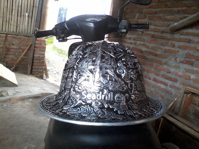 helm ukiran khas jogja cocok buat onthelist , proyek, dan buah tangan khas jogja