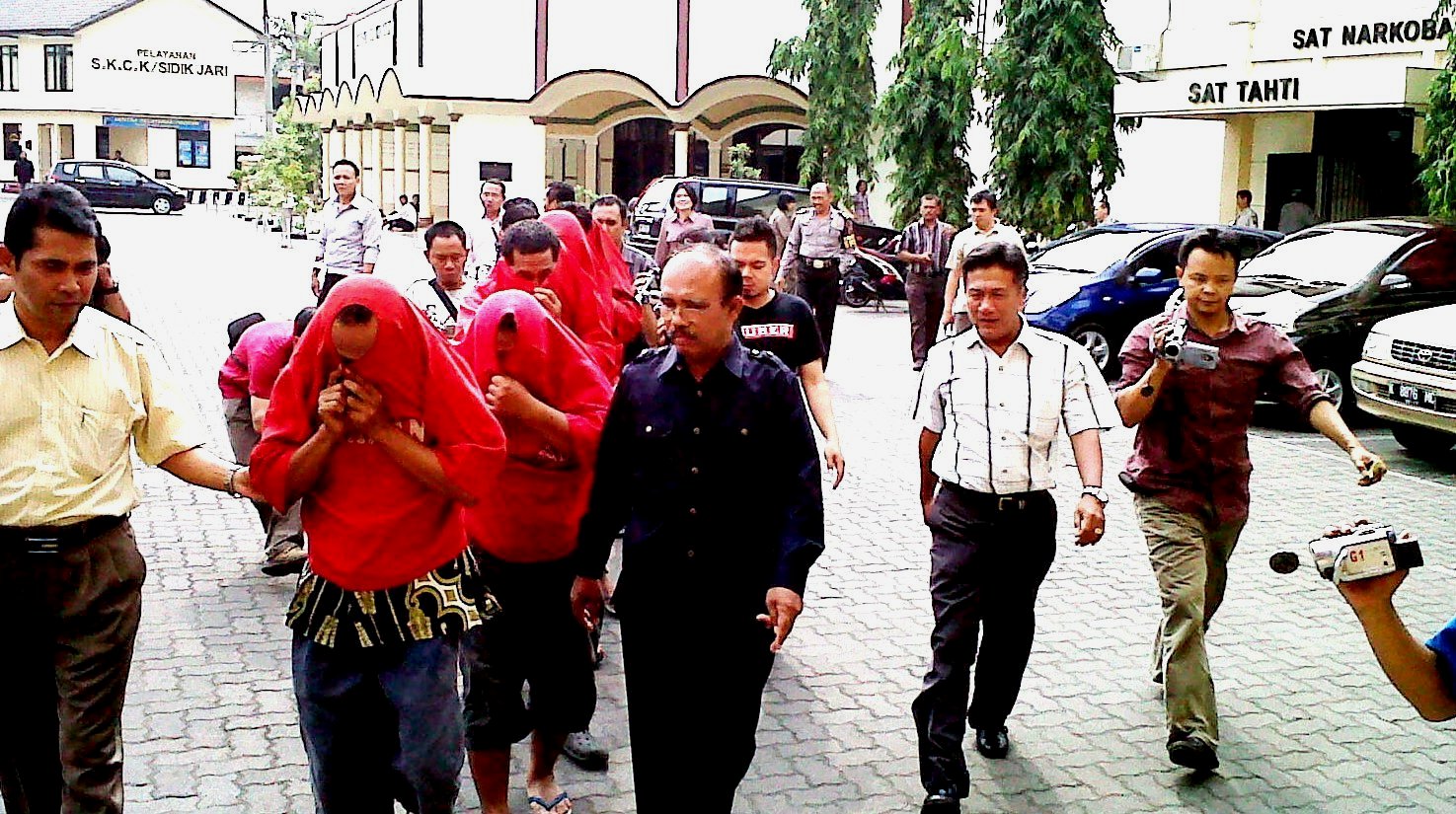 dikeler-itu-artinya-apa-sih--bagi-bagi-duit-ke-warga-timses-caleg-pdip-dikeler-ke