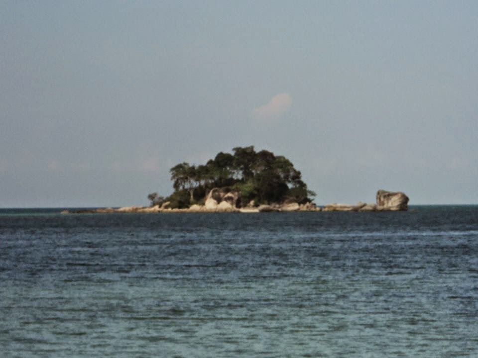 Nuansa Keindahan Pantai Trikora - Tanjung Pinang