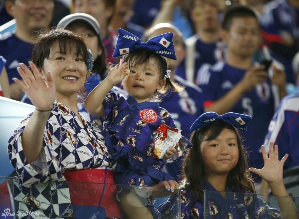 Ekspresi dan Aksi Gokil Para Suporter Jepang di Piala Dunia 2014