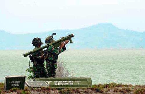 PASUKAN GABUNGAN TNI HANCURKAN KEKUATAN MUSUH