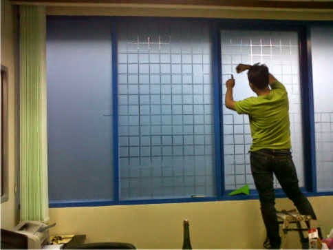 Desain Stiker Partisi Kantor Yang Ciamik