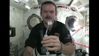 Bagaimana Cara Astronot Cuci Tangan di Luar Angkasa?