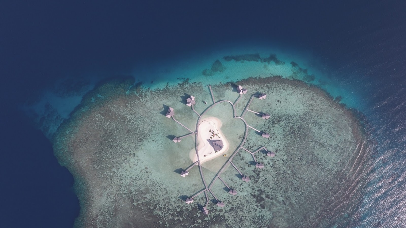 Mari Menjalin Cinta di Pulo Cinta dengan Paket Tur Murah Meriah!