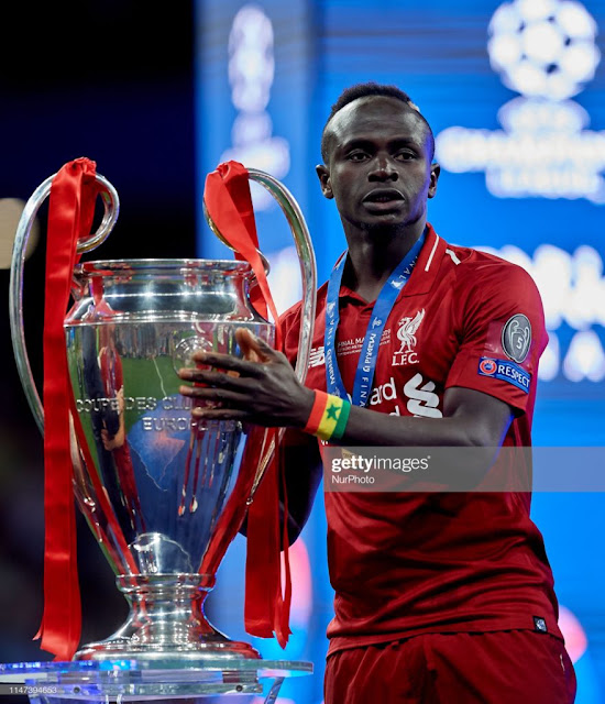 Sadio Mane Sering Nyamar Jadi Orang Biasa Saat ke Masjid, Bersihkan Toilet