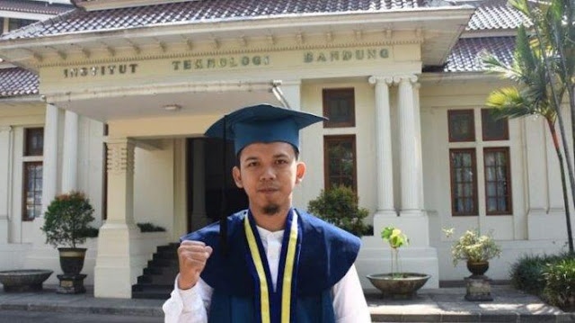 muhammad-reza-anak-sopir-lulus-itb-dengan-ipk-398-uang-jajan-cuma-rp5-ribu