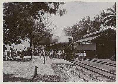 Foto-Foto Jadul Stasiun di Indonesia 