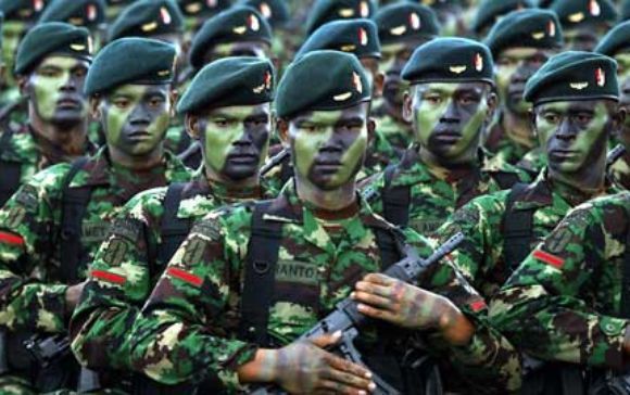 Maling Material Dikerjain Abis2an Tanpa Kekerasan (#Salut TNI)