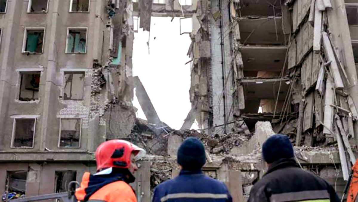 serangan-rudal-rusia-hantam-gedung-pemerintahan-di-mykolaiv-ukraina
