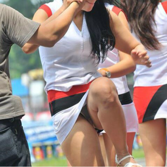 Terlempar dari Trek, Tabrak Pohon Hias, Pembalap Tewas