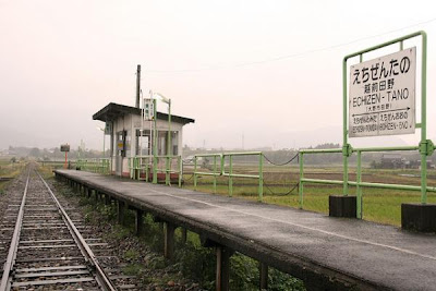 7 stasiun kereta api yang angker